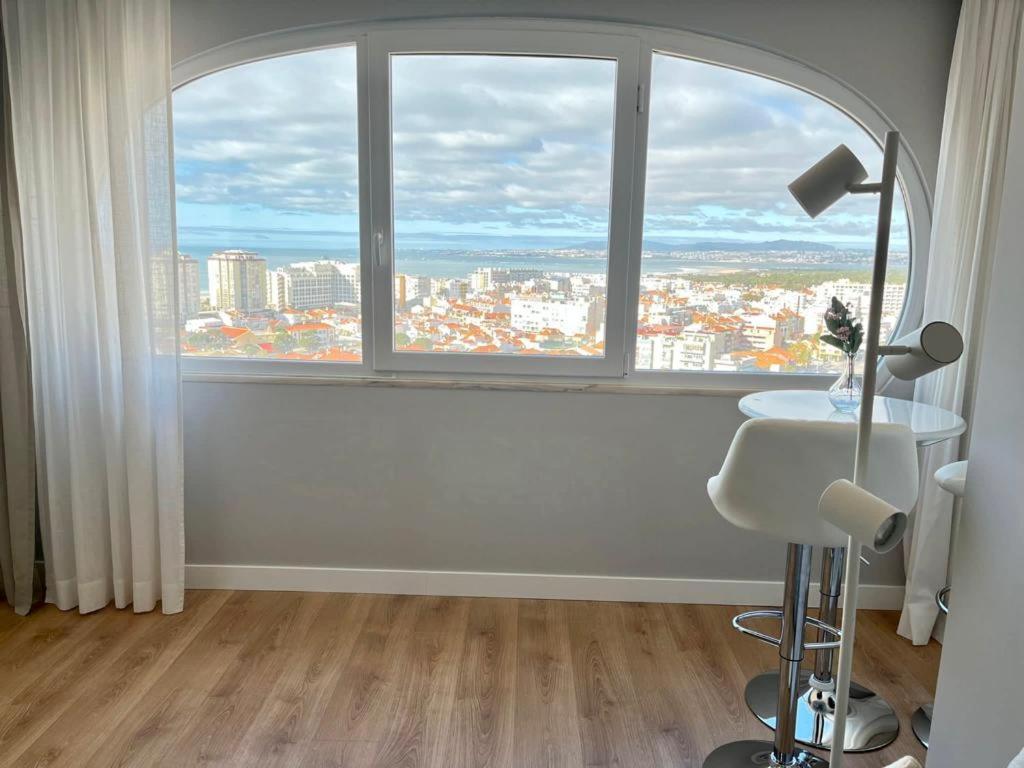 T2 Com Uma Vista Deslumbrante Sobre O Atlantico! Apartman Costa de Caparica Kültér fotó