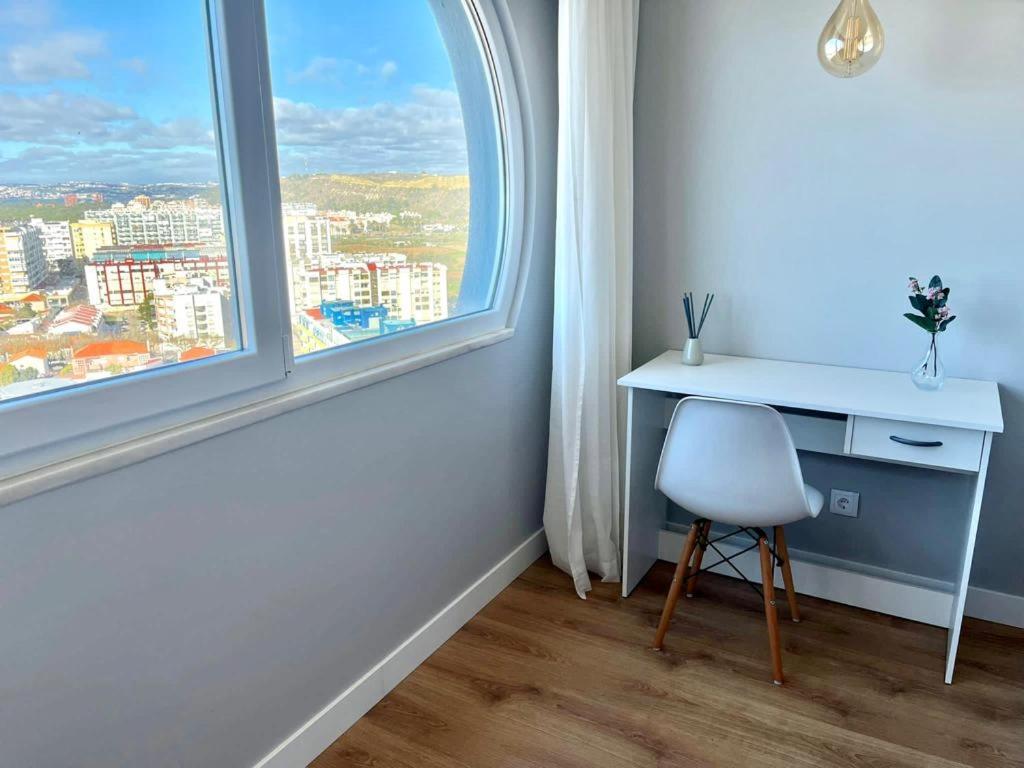 T2 Com Uma Vista Deslumbrante Sobre O Atlantico! Apartman Costa de Caparica Kültér fotó